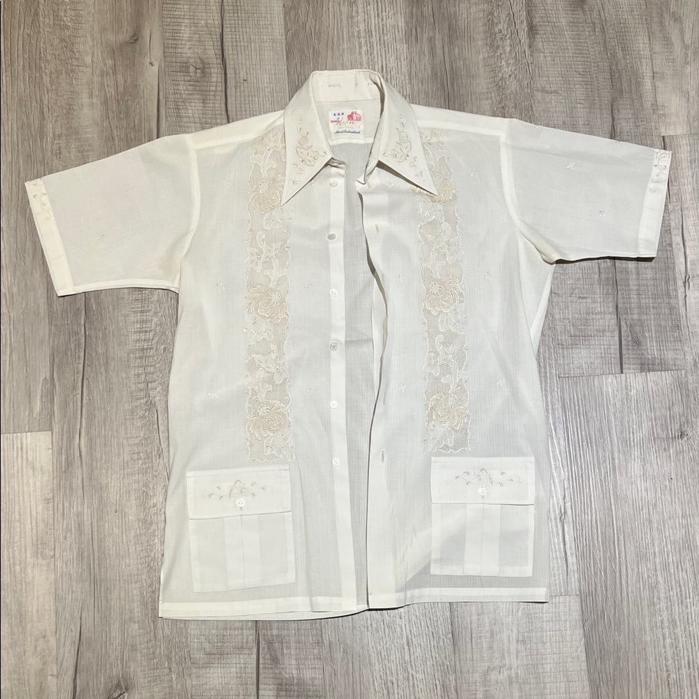 Vintage 1970’s Men's White handEmbroidered Short Sleeve Shirt double Red Horse L